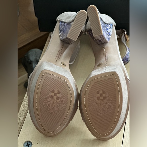 🌟Host Pick 🌟 Vince Camuto "Nedra" platform heels, size 9 - Picture 4 of 5